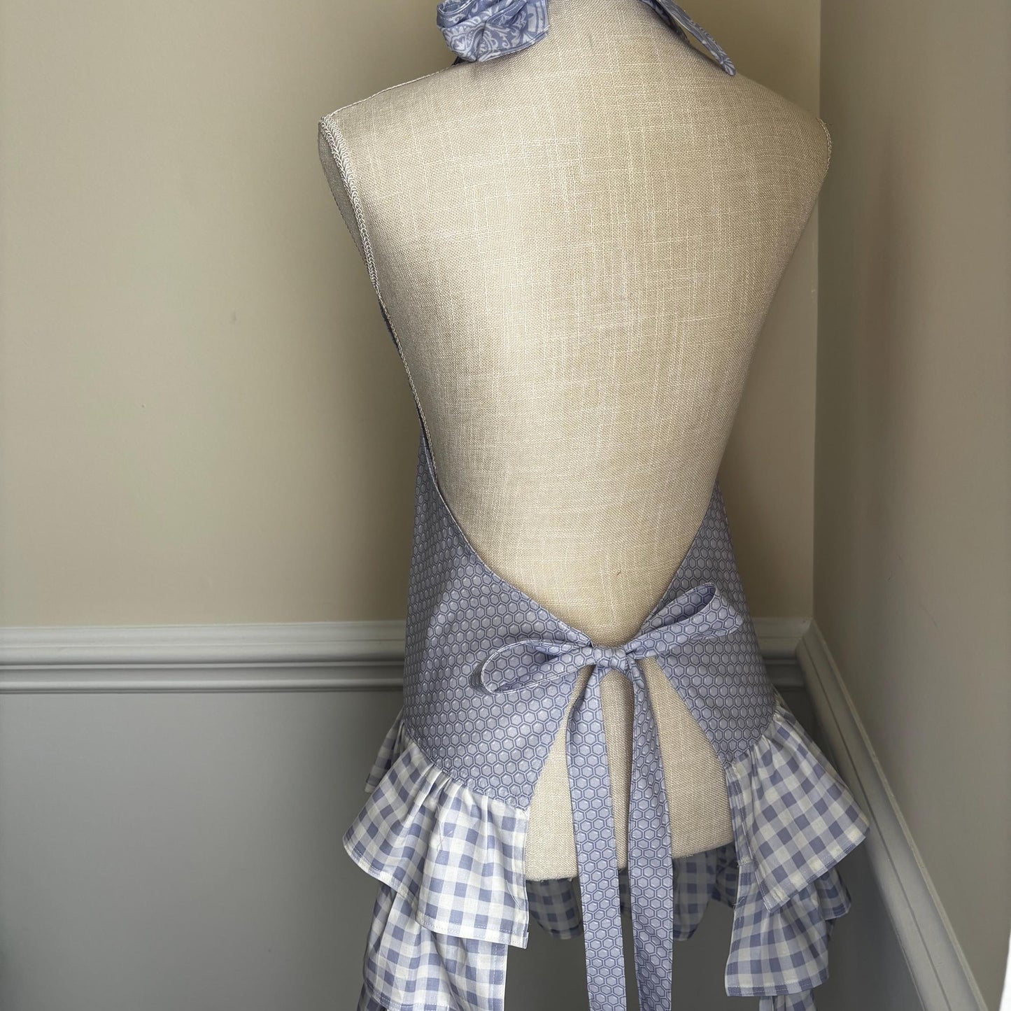 Purple Floral Ruffled Apron – Elegant Kitchen Apron for Baking, Cooking, Gift Giving