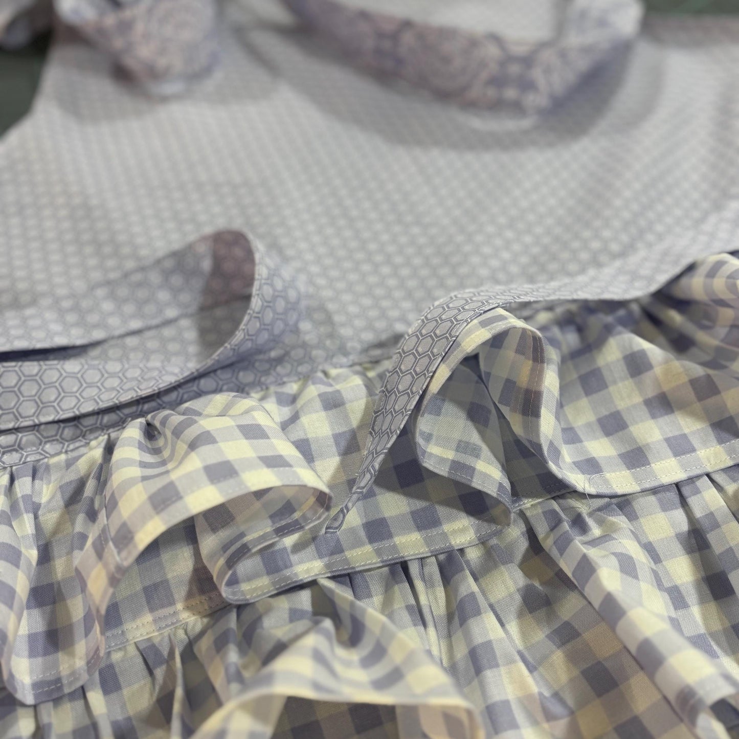 Purple Floral Ruffled Apron – Elegant Kitchen Apron for Baking, Cooking, Gift Giving